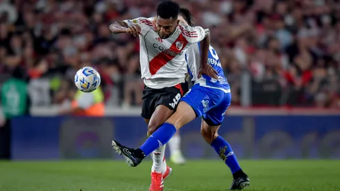 Com interesse do River Plate e da Universidad de Chile, o atacante chileno pode estar próximo de um retorno ao continente, enquanto avalia o próximo passo em sua carreira. (Foto de Marcelo Endelli/Getty Images)