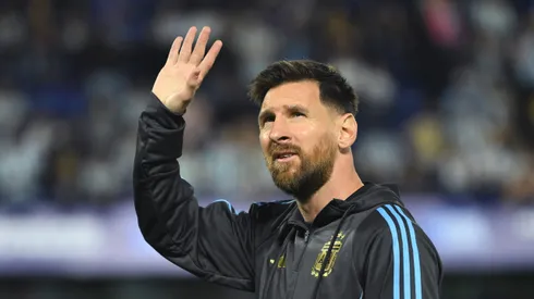 Após conquistar a Copa do Mundo de 2022 e brilhar na Copa América de 2024, Lionel Messi mantém o mundo do futebol em suspense. (Foto de Marcelo Endelli/Getty Images)