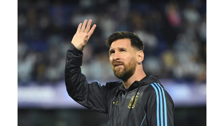 Após conquistar a Copa do Mundo de 2022 e brilhar na Copa América de 2024, Lionel Messi mantém o mundo do futebol em suspense. (Foto de Marcelo Endelli/Getty Images)