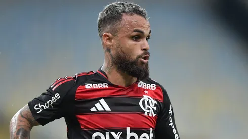Michael encaminha acordo salarial com o Al-Duhail e prepara saída do Flamengo.