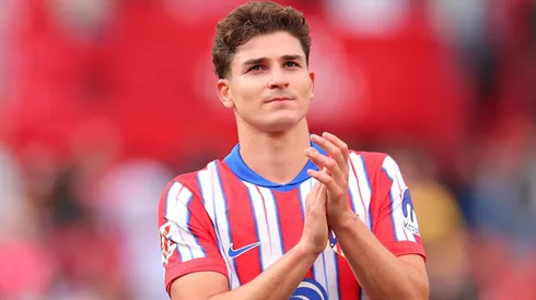Julián Álvarez em jogo do Atlético de Madrid. Atacante está na mira do PSG. Foto: Fran Santiago/Getty Images