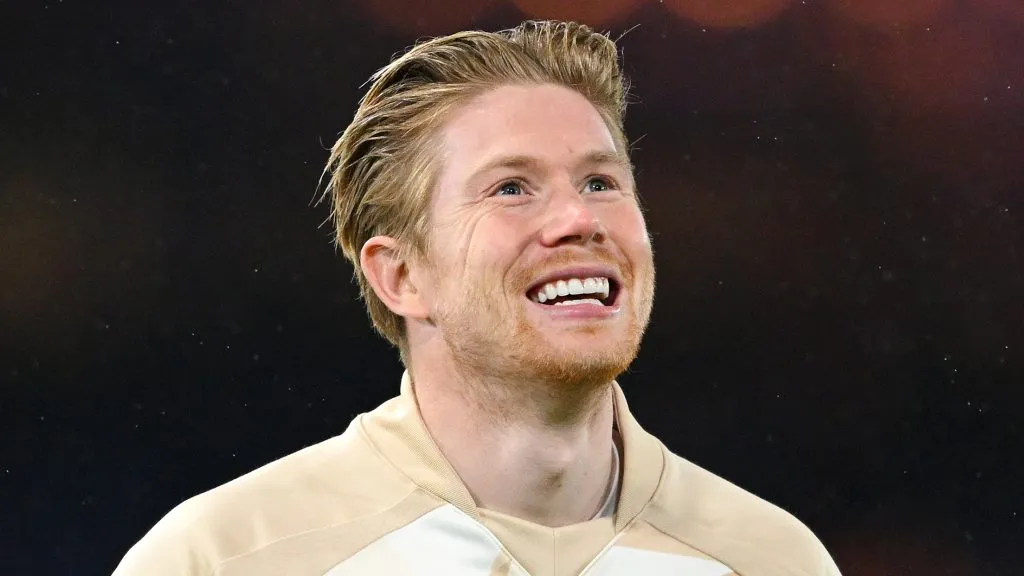 De Bruyne, de camisa bege, do Manchester City (Photo by Shaun Botterill/Getty Images)