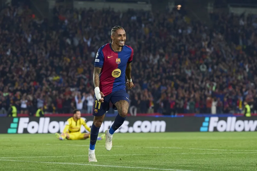 Raphinha em campo pelo Barcelona (Photo by Pedro Salado/Getty Images)