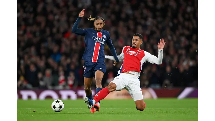 Saliba é alvo de Real Madrid e PSG. Foto de Shaun Botterill/Getty Images