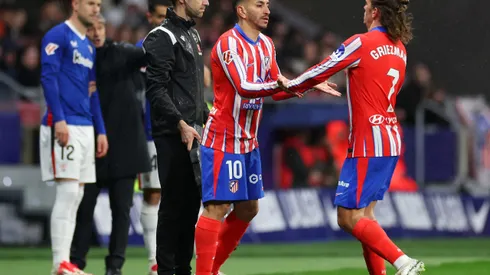 Com o River Plate e o Tigres interessados, o atacante avalia propostas para recuperar protagonismo e garantir espaço na seleção argentina. (Foto de Florencia Tan Jun/Getty Images)