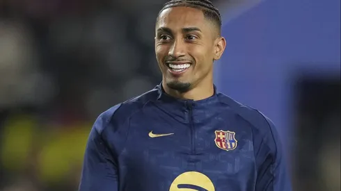 Raphinha chega a acordo com o Barcelona e pode ser vendido por R$ 518 milhões, diz jornal. (Photo by Alex Caparros/Getty Images)