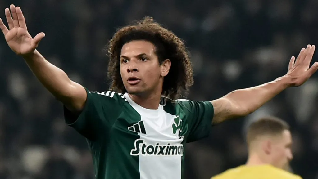 Willian Arão, ex-jogador do Flamengo, pelo Panathinaikos