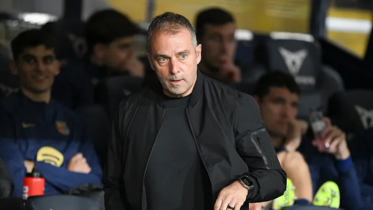 Treinador do Barcelona, Hansi Flick, durante jogo pelo clube (Photo by David Ramos/Getty Images)