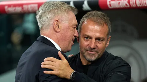 Ancelotti e Hansi Flick, treinadores do Real Madrid e Barcelona respectivamente