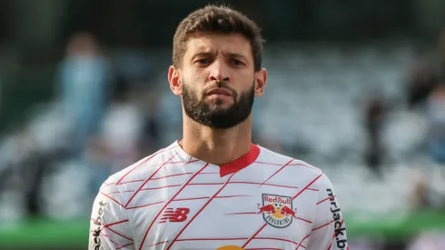Juninho Capixaba antes de partida pelo RB Bragantino
