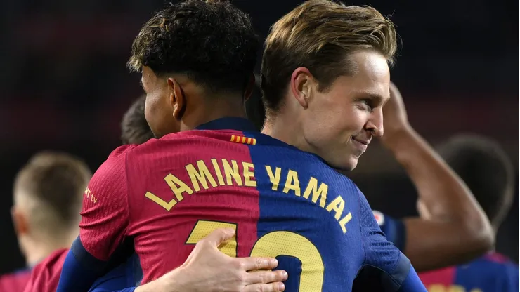 Manchester United decide fazer oferta tentadora por Frenkie De Jong, do Barcelona (Photo by David Ramos/Getty Images)