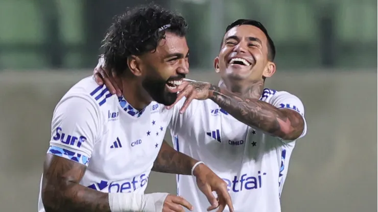Cruzeiro cogita saídas de Gabigol e Dudu, idolos de Flamengo e Palmeiras. Foto: Gilson Lobo/AGIF
