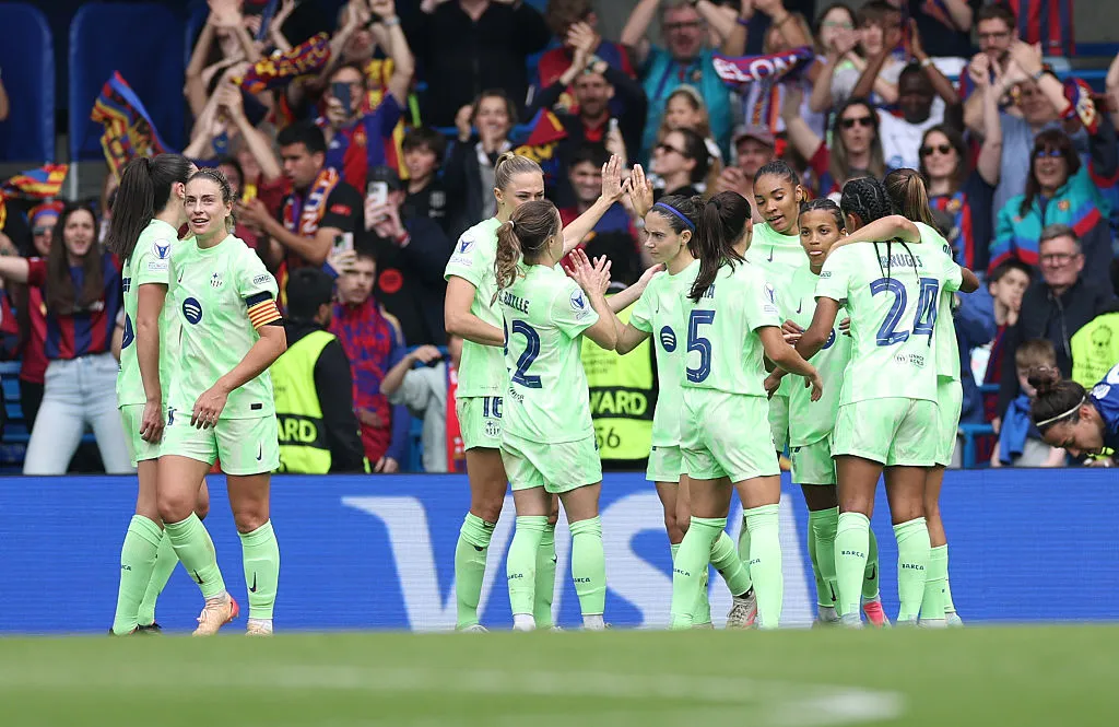 Jogadoras do Barcelona comemoram gol contra o Chelsea (Photo by Warren Little/Getty Images)