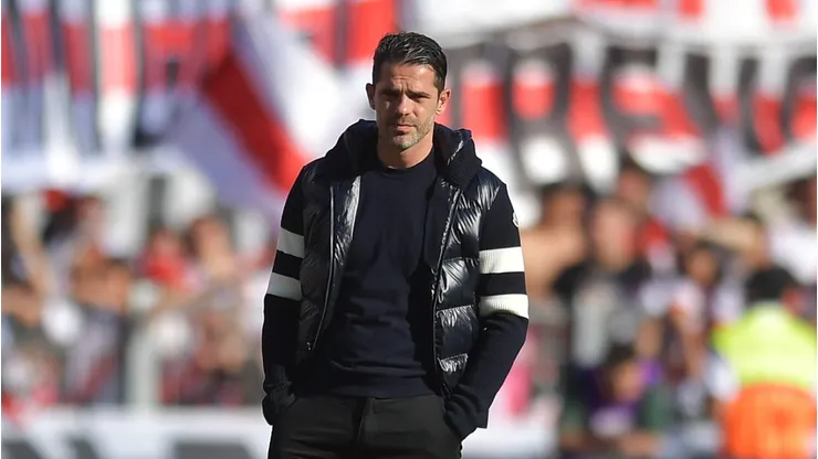 O Superclásico entre River e Boca, mesmo sem impacto imediato na tabela, reacendeu a pressão sobre Fernando Gago após a derrota xeneize no Monumental. (Foto de Marcelo Endelli/Getty Images)