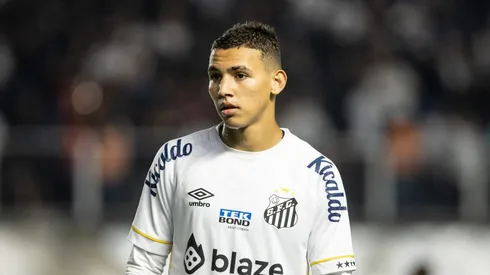 Deivid Washington sofre com a crise no Peixe