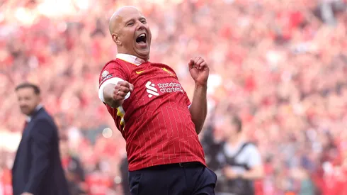 Arne Slot, técnico do Liverpool (Photo by Carl Recine/Getty Images)