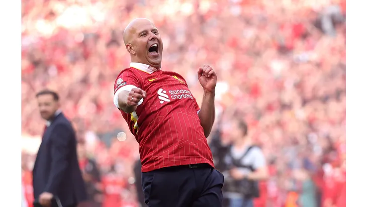 Arne Slot, técnico do Liverpool (Photo by Carl Recine/Getty Images)