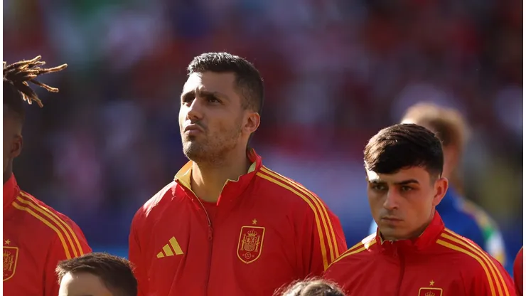 Pedri, do Barcelona, cita Rodri sobre chance de conquistar a Bola de Ouro.