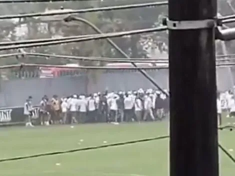 Torcedores invadem CT para cobrar jogadores e diretoria