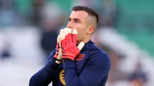 Iñaki Peña, do Barcelona, pode trocar o time culé pelo Sevilla.