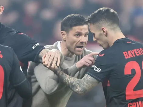 Deco é um grande fã de Grimaldo, do Leverkusen