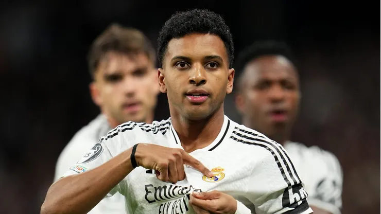 Saída de Ancelotti gera influência e Real Madrid pode vender Rodrygo para gigante inglês. (Photo by Aitor Alcalde/Getty Images)