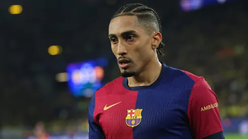 Raphinha em jogo do Barcelona. Foto: Alex Grimm
