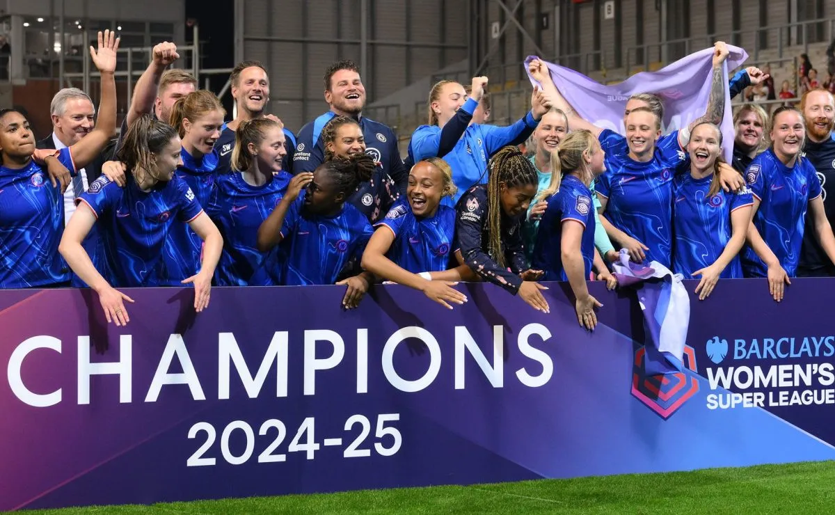Chelsea vence clássico e conquista o título da Women's Super League