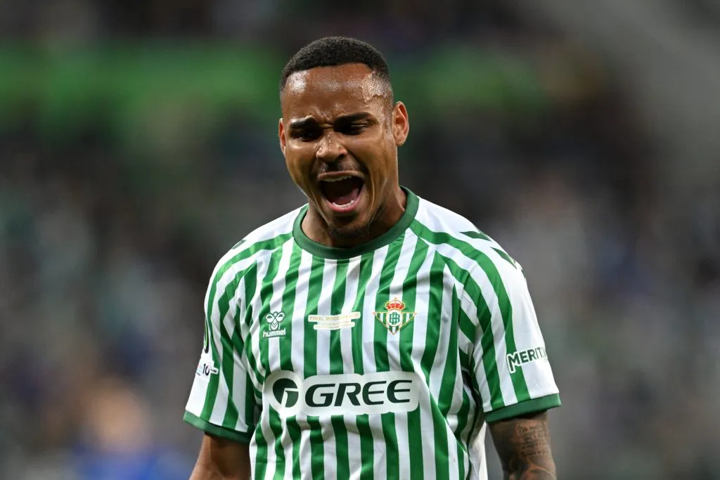 Natan, do Real Betis, reage durante a final da UEFA Conference League 2025 entre Real Betis Balompié e Chelsea FC no Stadion Wroclaw, em 28 de maio de 2025, em Wroclaw, Polônia. (Foto de Stuart Franklin/Getty Images)