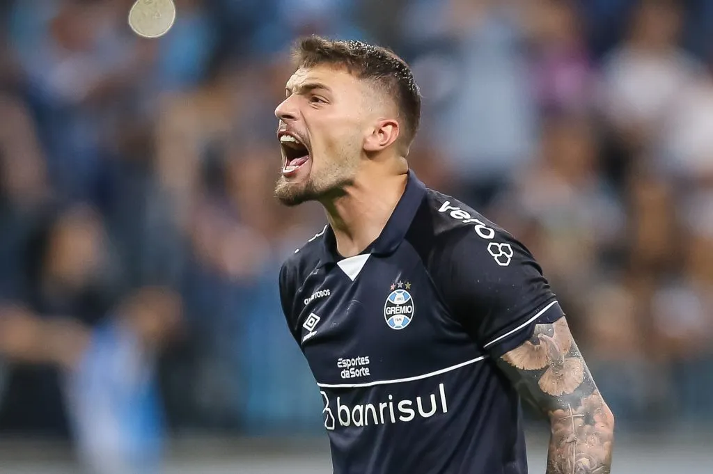 Grando pode deixar o Grêmio (Photo by Pedro H. Tesch/Getty Images)