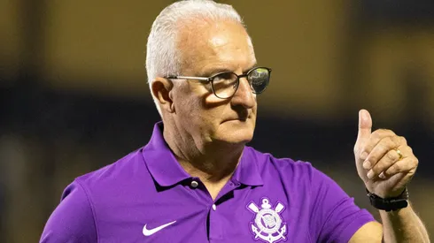 Corinthians decide contratar dois atacantes após a eliminação na Copa Sul-Americana.