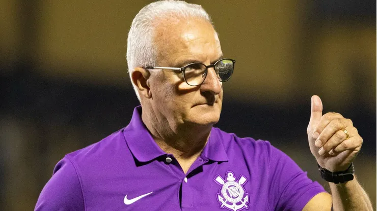 Corinthians decide contratar dois atacantes após a eliminação na Copa Sul-Americana.