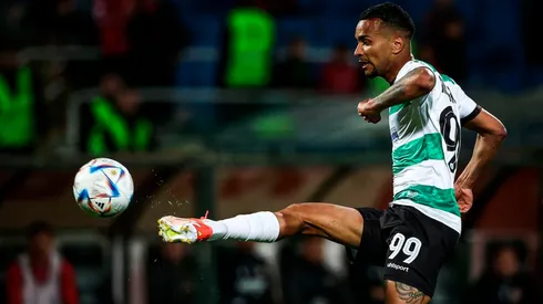 Weslen Júnior durante partida pelo Cherno More