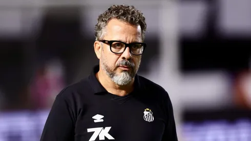 Treinador tenta reorganizar o time em meio a crises internas e aposta em reforços para reagir na temporada. Foto Marcello ZambranaAGIF