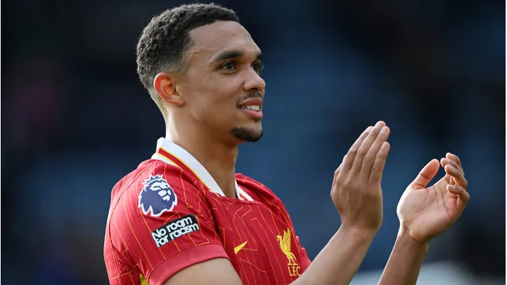 Alexander-Arnold, do Liverpool, alvo do Real Madrid (Photo by Shaun Botterill/Getty Images)