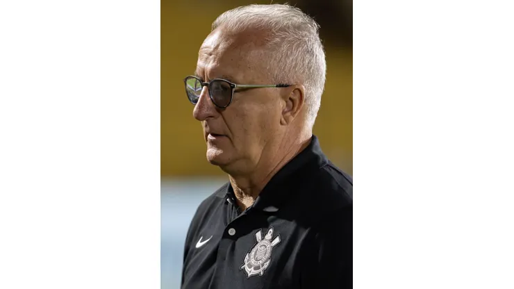 O Corinthians encara o Mirassol no próximo sábado, em um jogo decisivo para o Campeonato Brasileiro, enquanto lida com uma crise interna e busca reforços no mercado. Foto Joisel AmaralAGIF