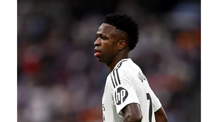 Vini Jr. em campo pelo Real Madrid (Photo by Denis Doyle/Getty Images)