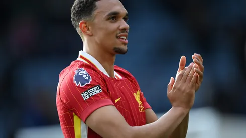 Alexander-Arnold está de saída para jogar no Real Madrid. Foto: Shaun Botterill/Getty Images