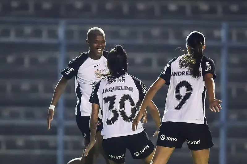 Jhonson comemora gol do Corinthians contra o Bahia (Reprodução/CBF)