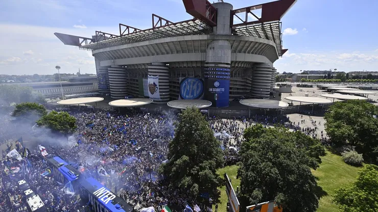 Giuseppe Meazza, palco do jogo entre Inter de Milão x Barcelona pela Champions League (Mattia OzbotGetty Images)