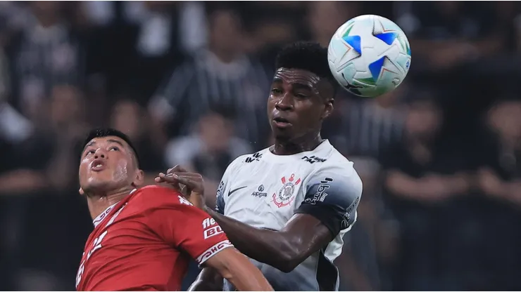 Dorival, do Corinthians, vai na contramão da diretoria sobre Félix Torres.