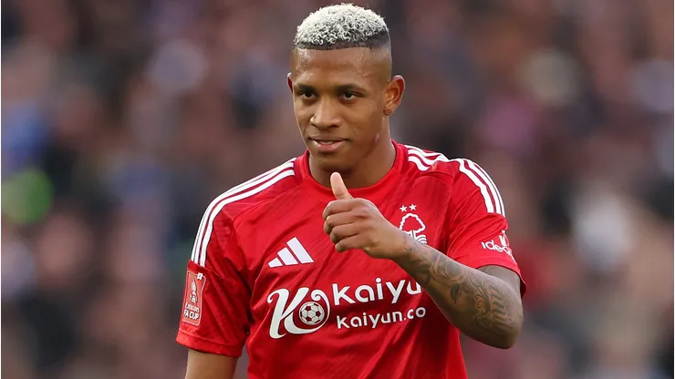 Palmeiras tem interesse na contratação de Danilo, que toma decisão sobre retorno (Photo by Alex Pantling/Getty Images)