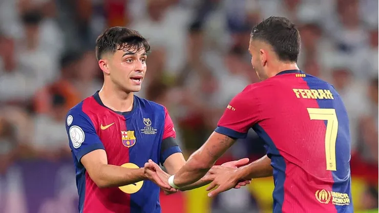 Jogadores do Barcelona provocam o Real Madrid.