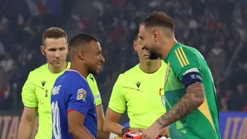 Donnarumma encontra com Mbappé em jogo de seleções. Foto: Claudio Villa/Getty Images