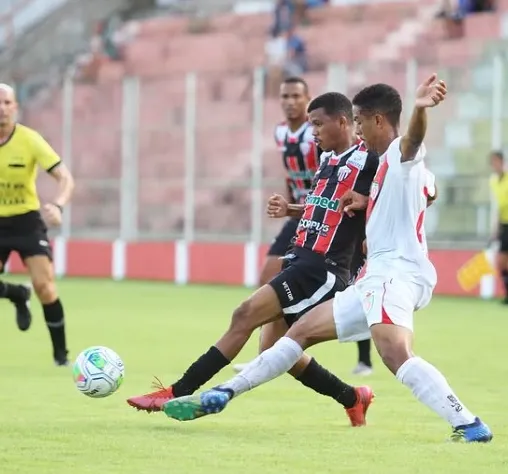 Maicon no começo da carreira, no Serra-ES. Foto: Wagner Chalo (@wagnerchalo_fotografia)