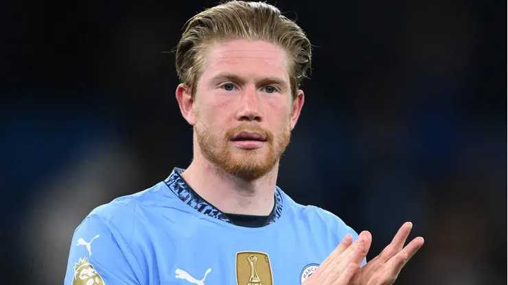 De saída do Manchester City, De Bruyne se anima com projeto do Napoli e acerto fica mais próximo. (Photo by Stu Forster/Getty Images)