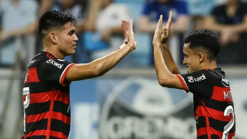 Grêmio entra na disputa com o Cruzeiro por jogador multicampeão pelo Flamengo. (Photo by Pedro H. Tesch/Getty Images)