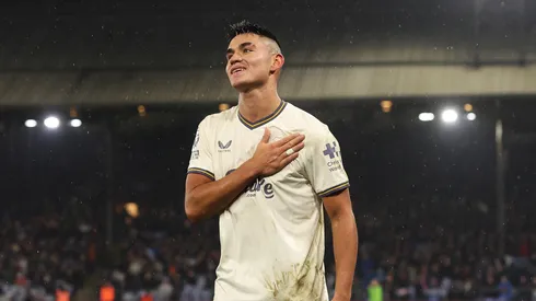 Carlos Alcaraz durante jogo do Everton