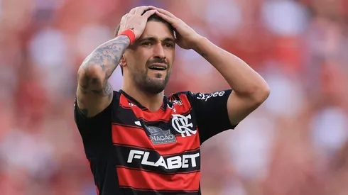 Atitude de Arrascaeta deixa os torcedores do Flamengo irritados na web: "Isso não existe". (Photo by Buda Mendes/Getty Images)