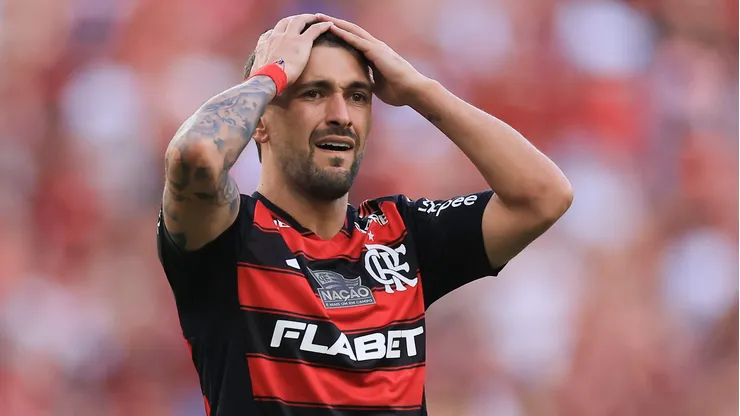 Atitude de Arrascaeta deixa os torcedores do Flamengo irritados na web: "Isso não existe". (Photo by Buda Mendes/Getty Images)